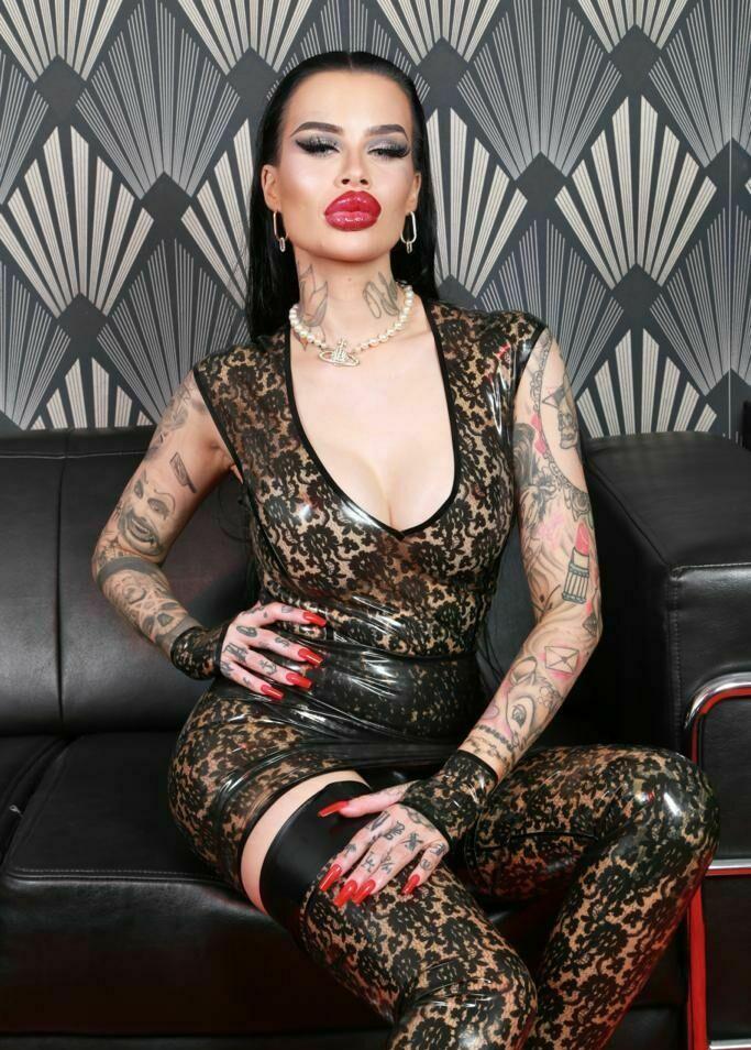 Mistress Fb ? - model main photo 1