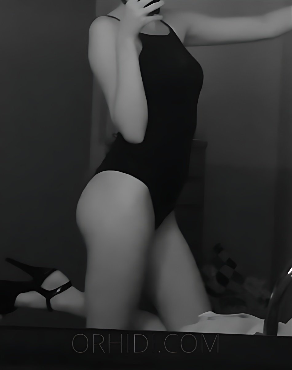 Ti presento la fantastica TS Karina - Ganz Neu!: la migliore escort - model photo KATY - HAUS HAMBURG