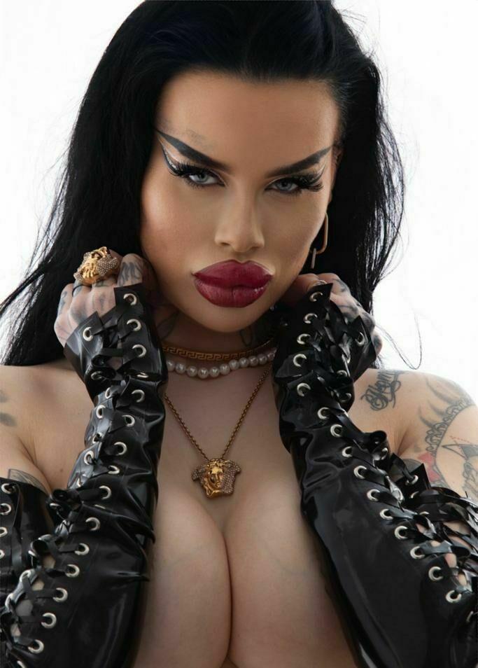 Rimming Escort  (Huren, Nutten) in Wien, KG Kagran. - model photo Mistress Fb