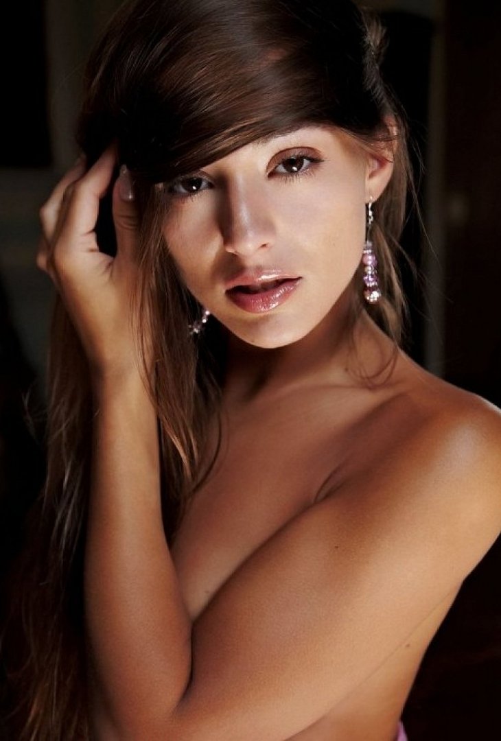 Meet Amazing Alba: Top Escort Girl - model preview photo 1 