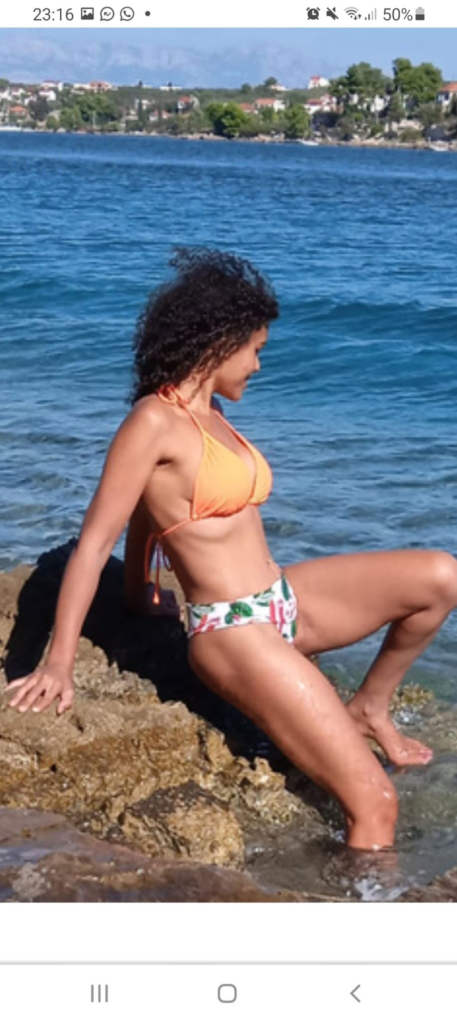 Petite Escort  (Huren, Nutten) in Essen, Nordrhein-Westfalen. - model photo Fernanda4