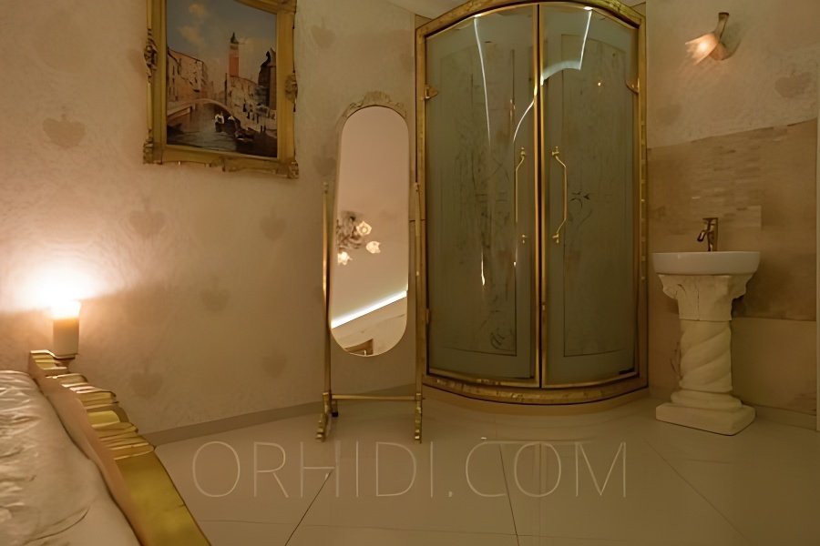Знакомство с удивительной Villa Venezia Trier: Лучшая эскорт девушка - model preview photo 1 