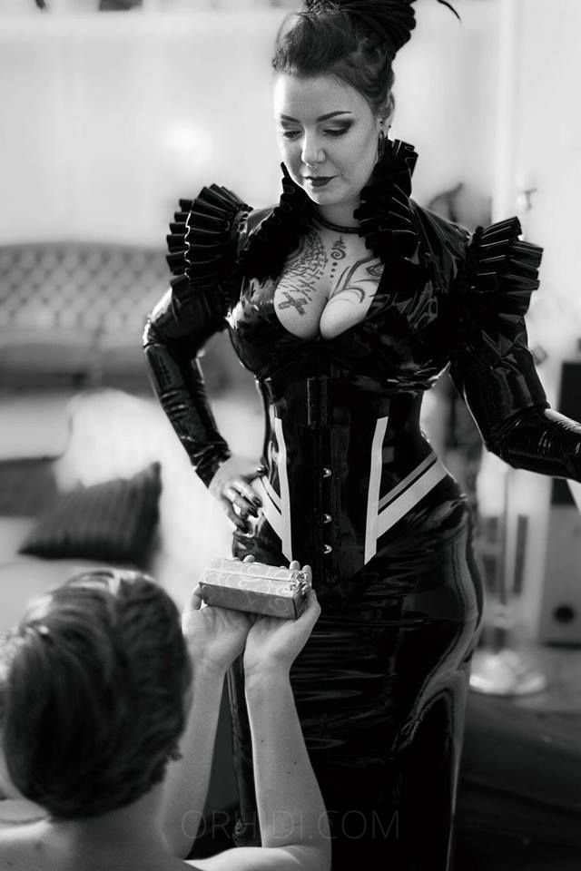 Meet Amazing Madamé Kali Dreadful: Top Escort Girl - model preview photo 1 