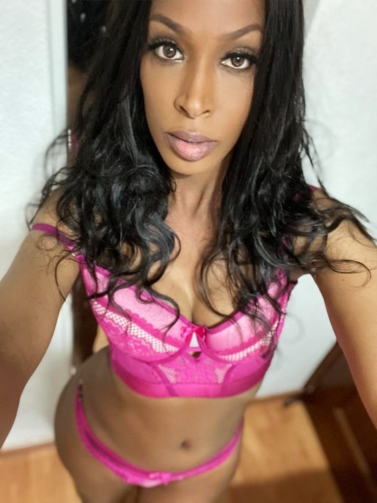 Los mejores modelos BDSM te están esperando - model photo Ts Camila De Lux