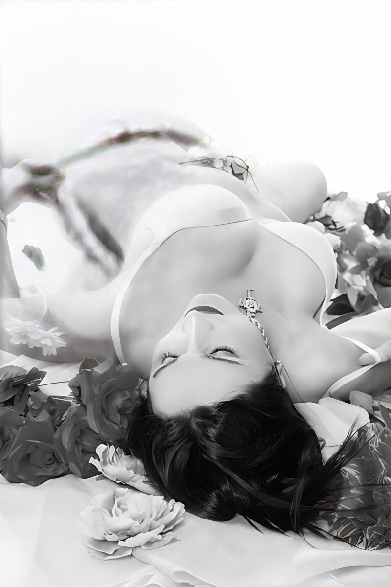 Meet Amazing TS KALIBRA  BEI AMBIENTE ROSE DE LUXE: Top Escort Girl - model preview photo 1 