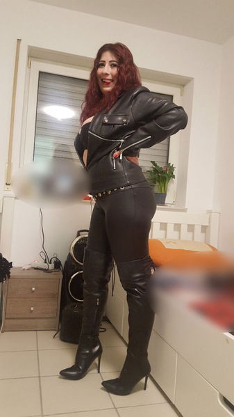 Verifizierte Escort-Nutten in Elmshorn (Schleswig-Holstein). - model photo Pamela