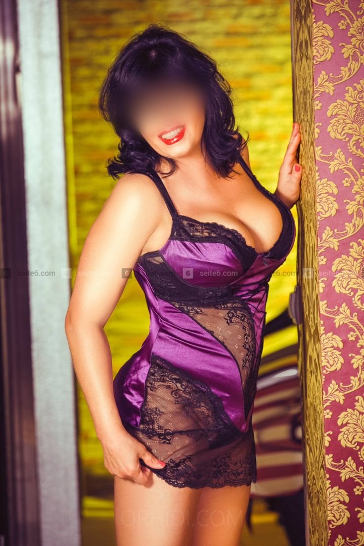 Find Escort Service in Lübeck and Enjoy Time With Pretty Girls - model photo Heiße Russin Margarita