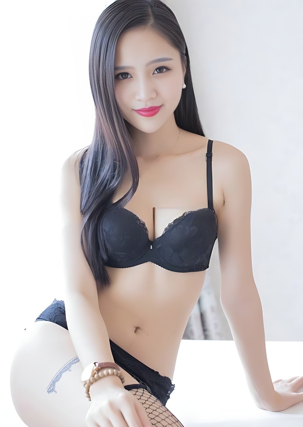 Treffen Sie Amazing Xiao Mi: Top Eskorte Frau - model preview photo 1 