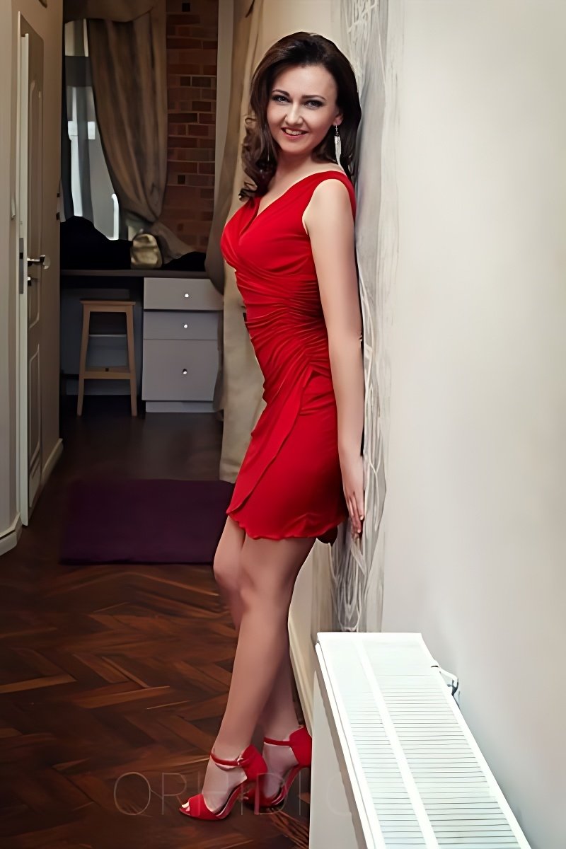 Meet Amazing LENA AUS POLEN - LUXUSLADIES: Top Escort Girl - model preview photo 2 