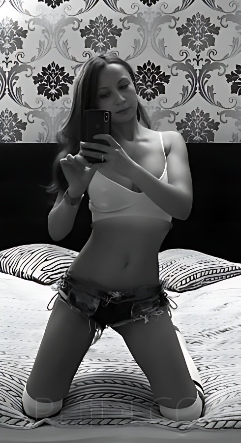 Meet Amazing Teen Katrin 20J. Massagen: Top Escort Girl - model preview photo 0 