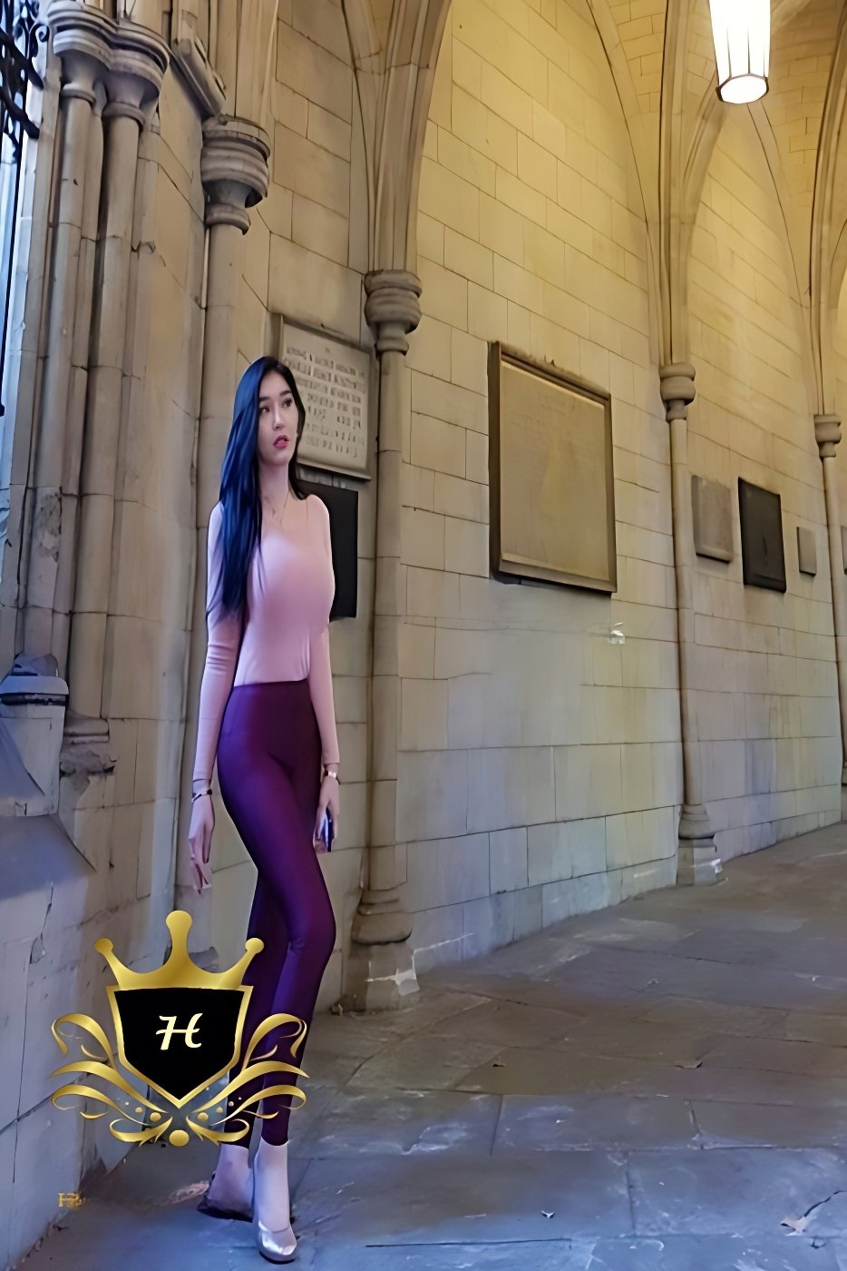 Знакомство с удивительной Ling: Лучшая эскорт девушка - model preview photo 2 