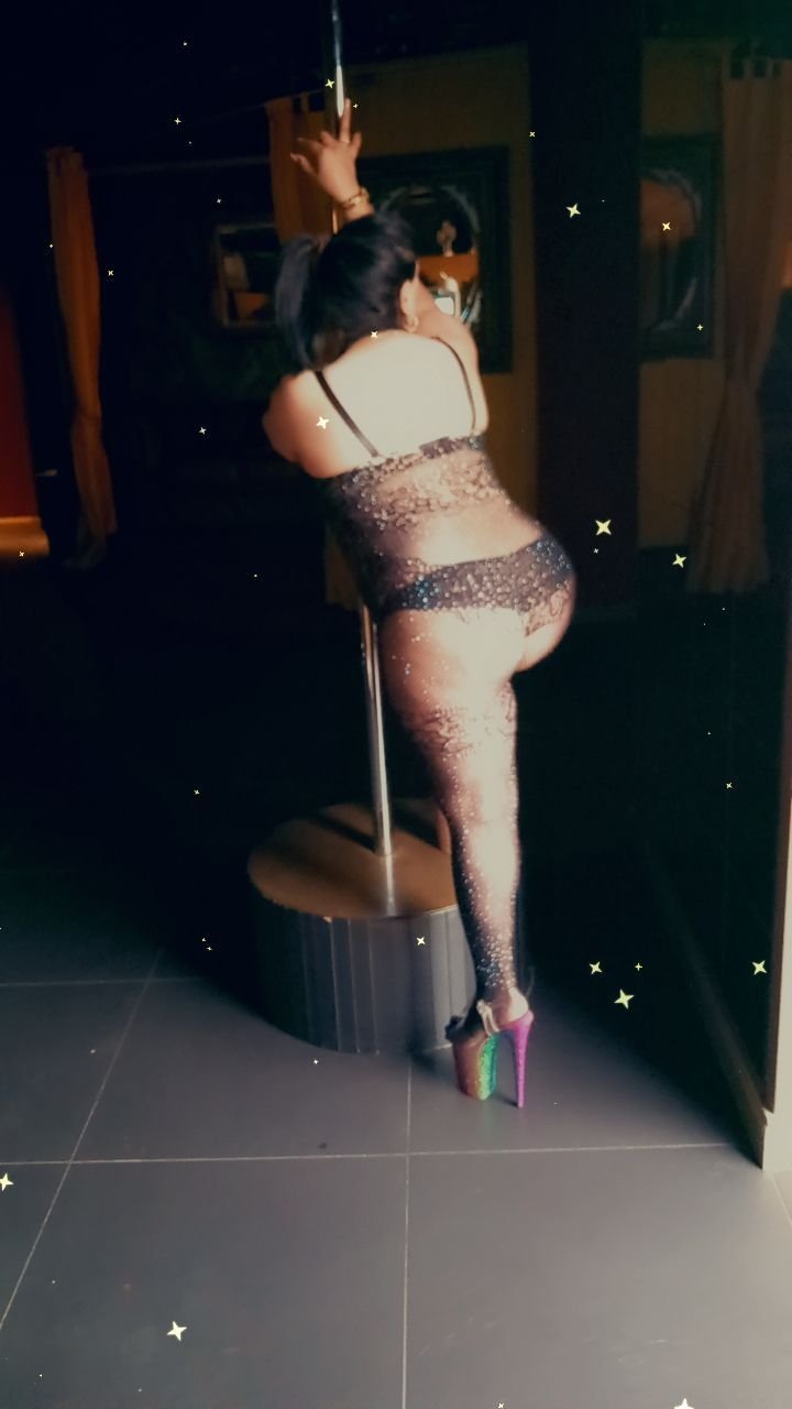 Top Big tits escort in Hamelin - model photo Melek134