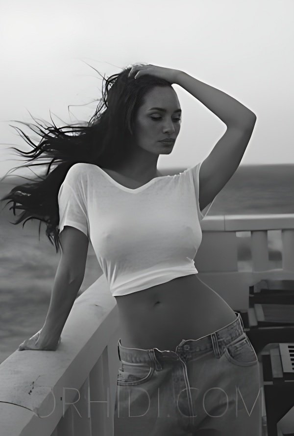 Meet Amazing Heidy: Top Escort Girl - model photo Rosie Red