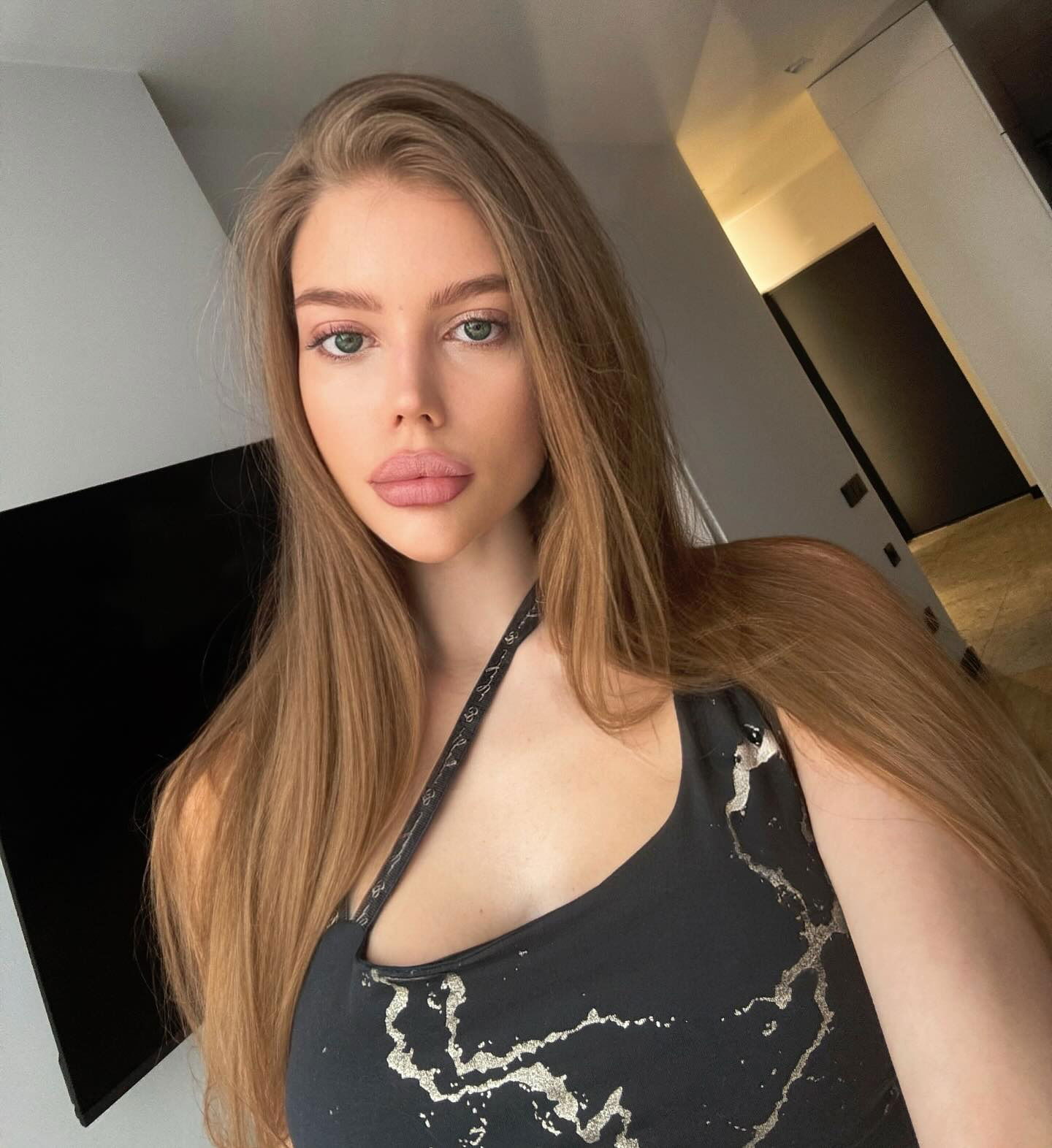 Die besten Escorts und Bordelle in Ihrer N?he - model photo Monica