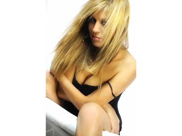 Conoce a la increíble VALENTINA_Hot: la mejor escort - model preview photo 2 