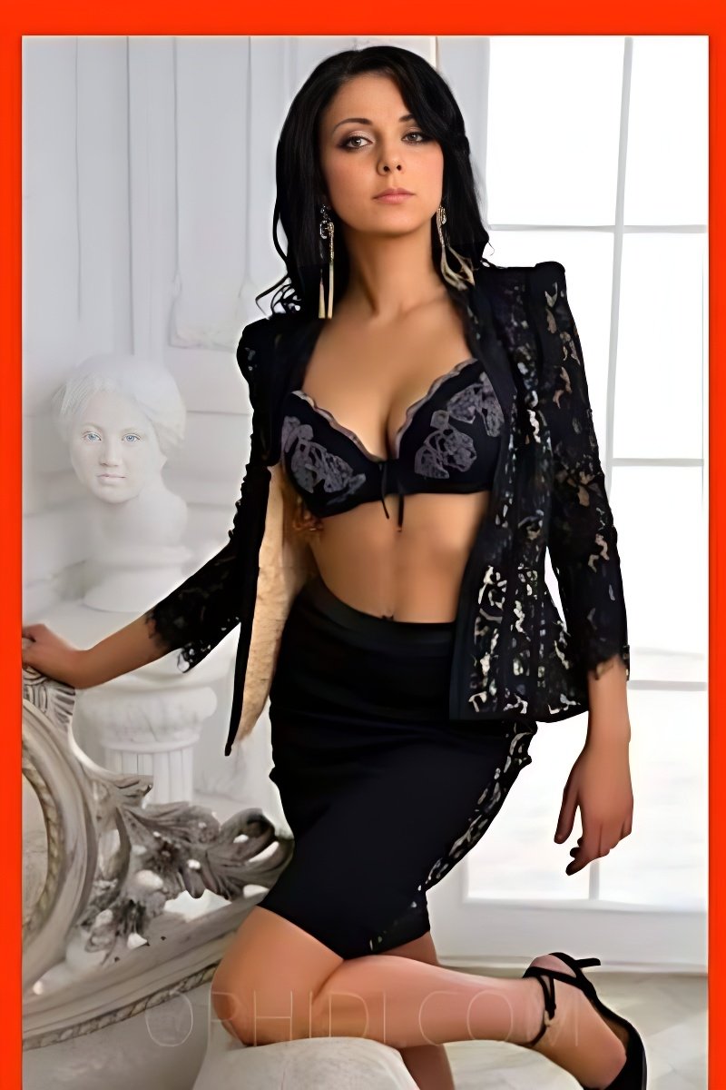 Conoce a la increíble Sonia ViP: la mejor escort - model preview photo 2 