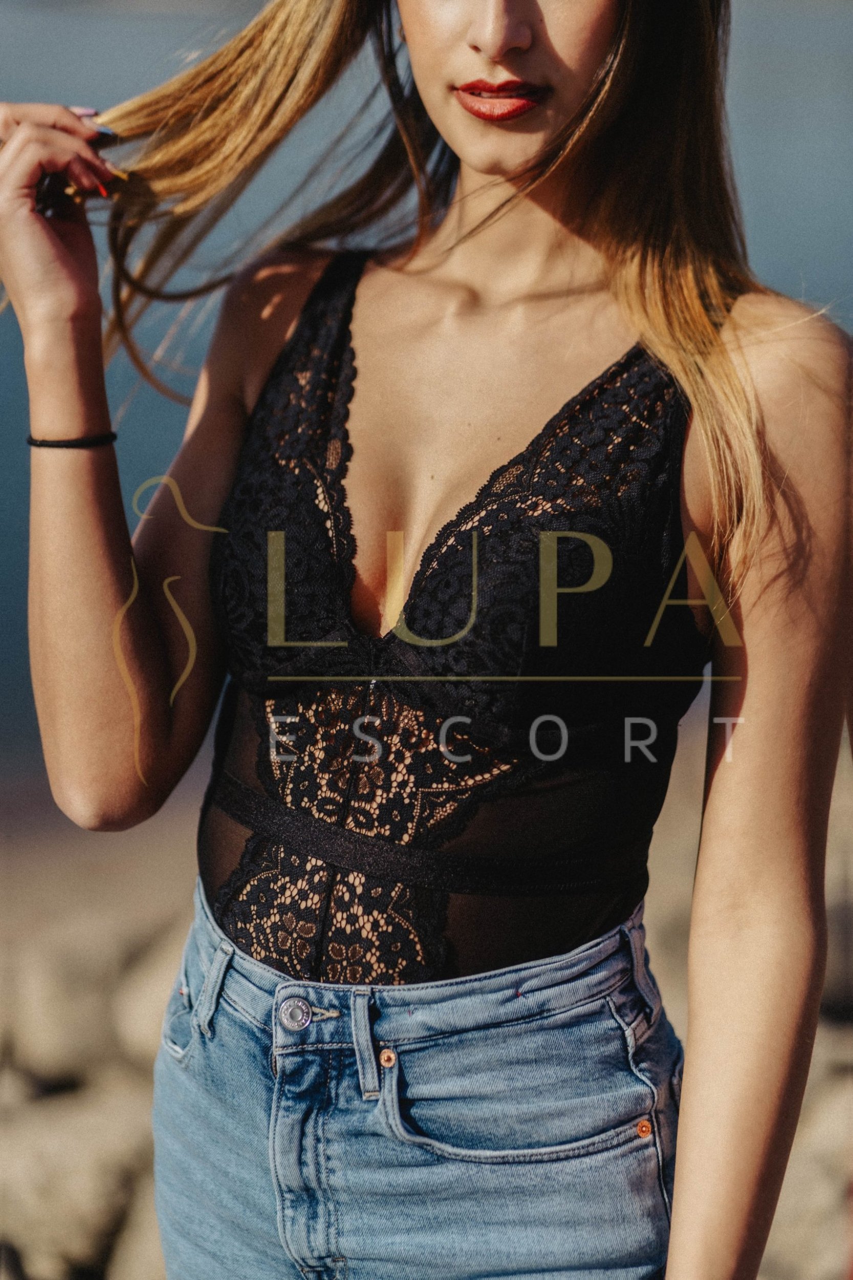 Лучшие Большие задницы модели ждут вас - model photo Emma Lupa Escort