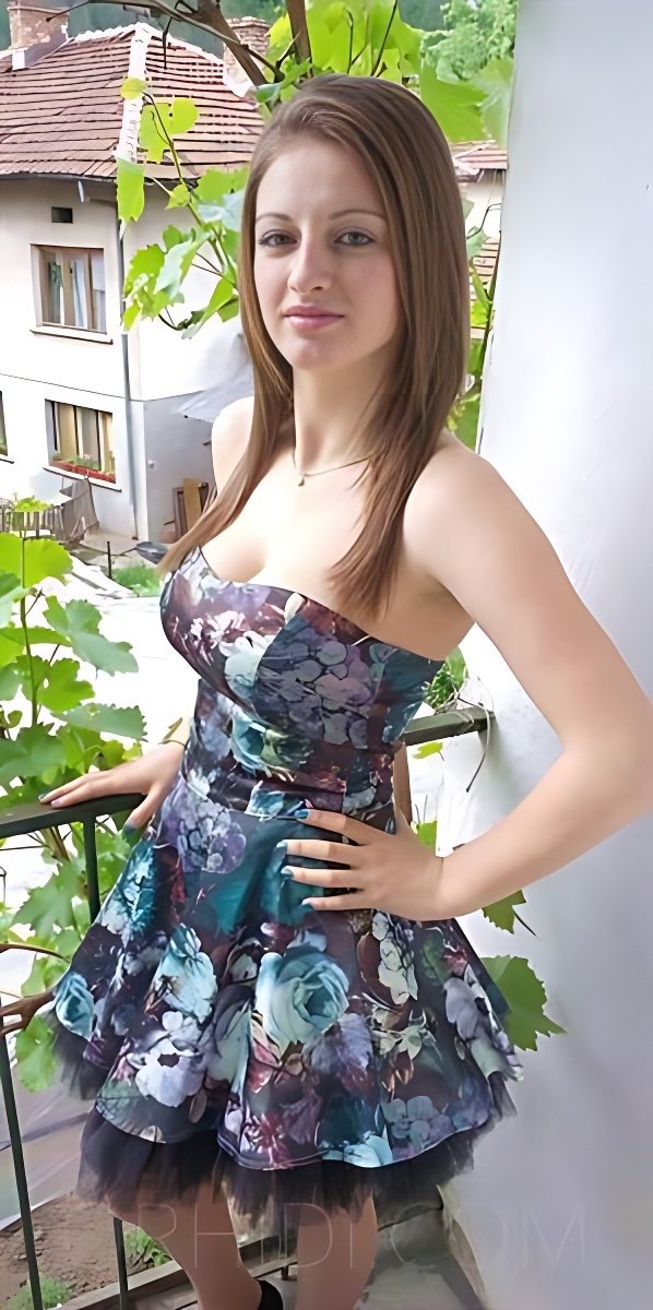Treffen Sie Amazing Elina: Top Eskorte Frau - model preview photo 2 