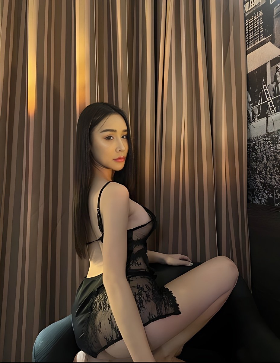 Знакомство с удивительной Jezzy Aus Vietnam Nur Hotelbesuchbar: Лучшая эскорт девушка - model preview photo 2 