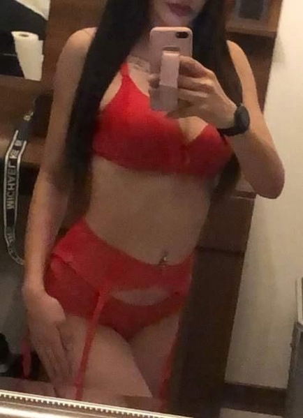 Junge Escort  (Huren, Nutten) in Salzburg, Salzburg. - model photo Elizabeth Neu3