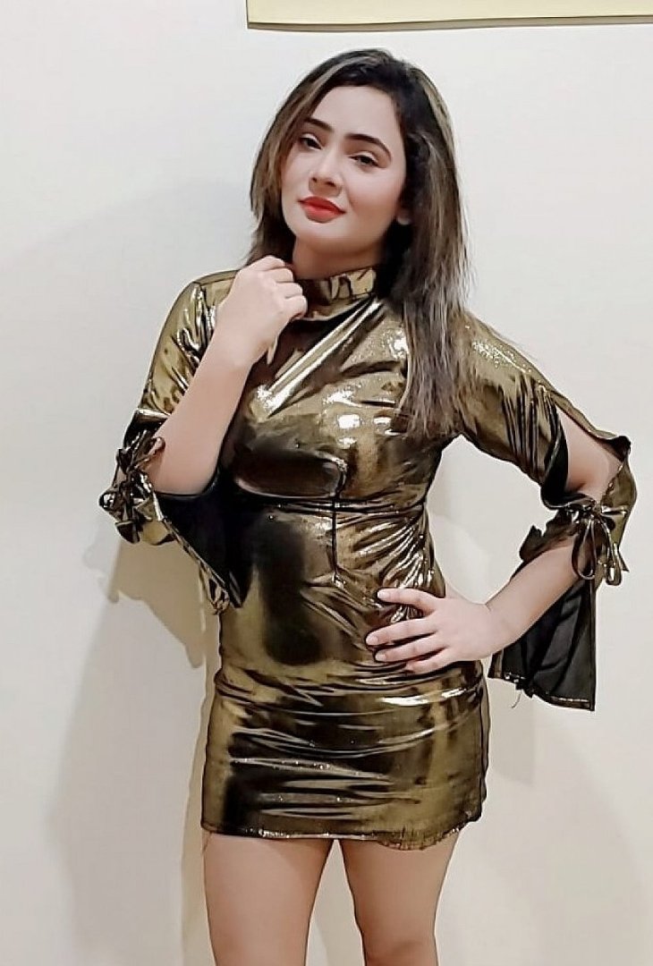 Persisch Escort in Brünn - model photo Shanayaa Star