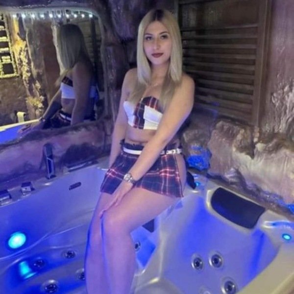 Top Bondage escort in Salzburg - model photo Geile Blondine Melissa Wieder Da
