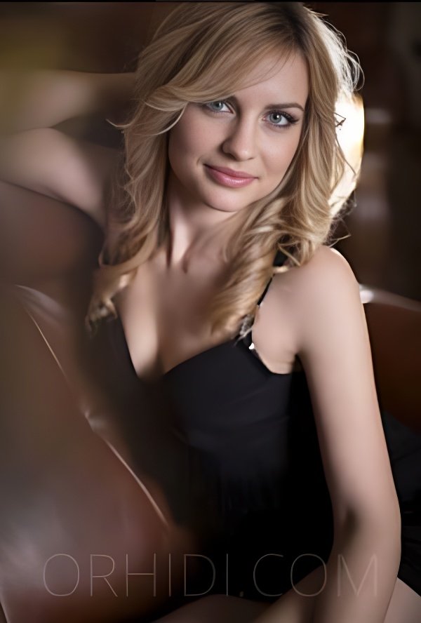 Meet Amazing Ivana: Top Escort Girl - model photo Carolina