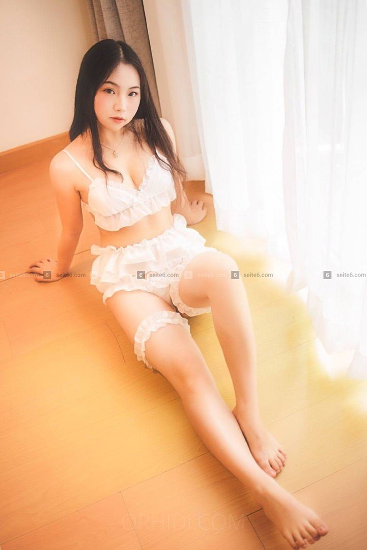 Treffen Sie Amazing Miniko aus Japan: Top Eskorte Frau - model preview photo 2 