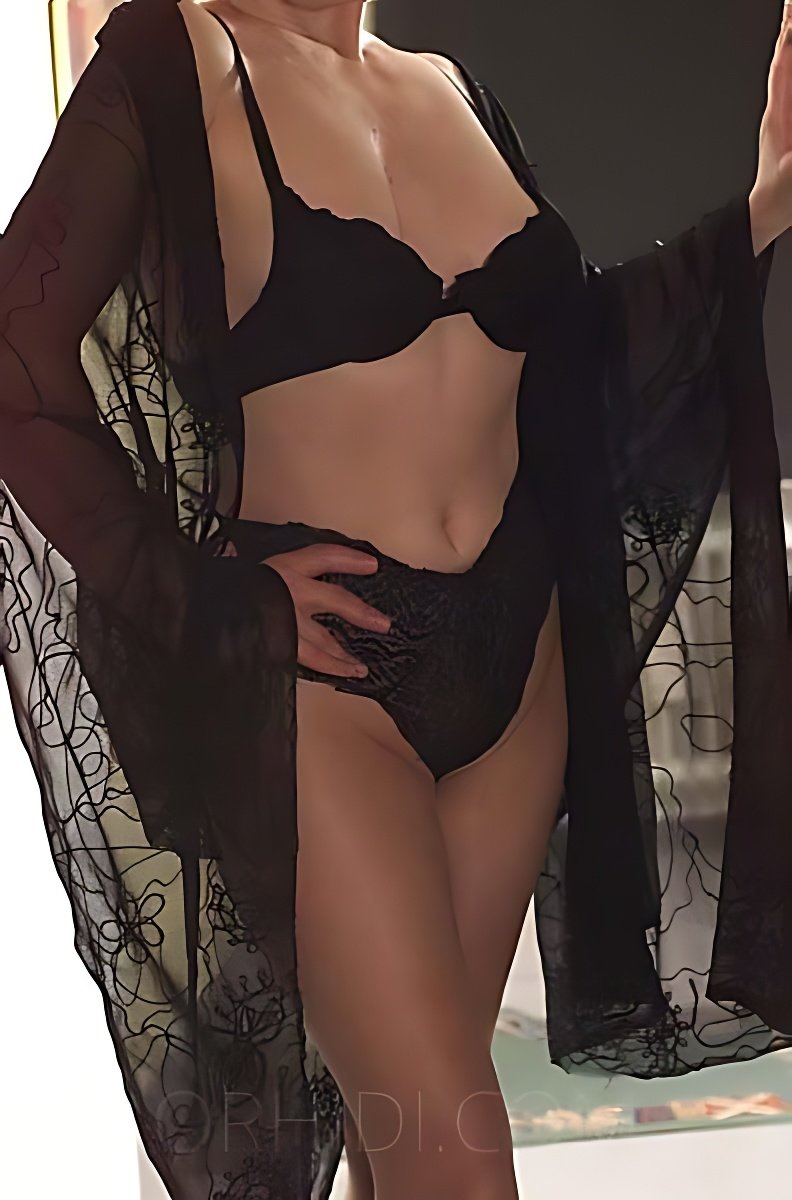 Meet Amazing YVONNE - REIF, CHARMANT, NIVEAU: Top Escort Girl - model preview photo 0 