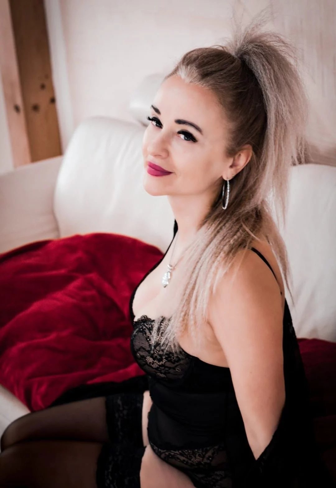Find Escort Service in Güstrow and Enjoy Time With Pretty Girls - model photo Nika37