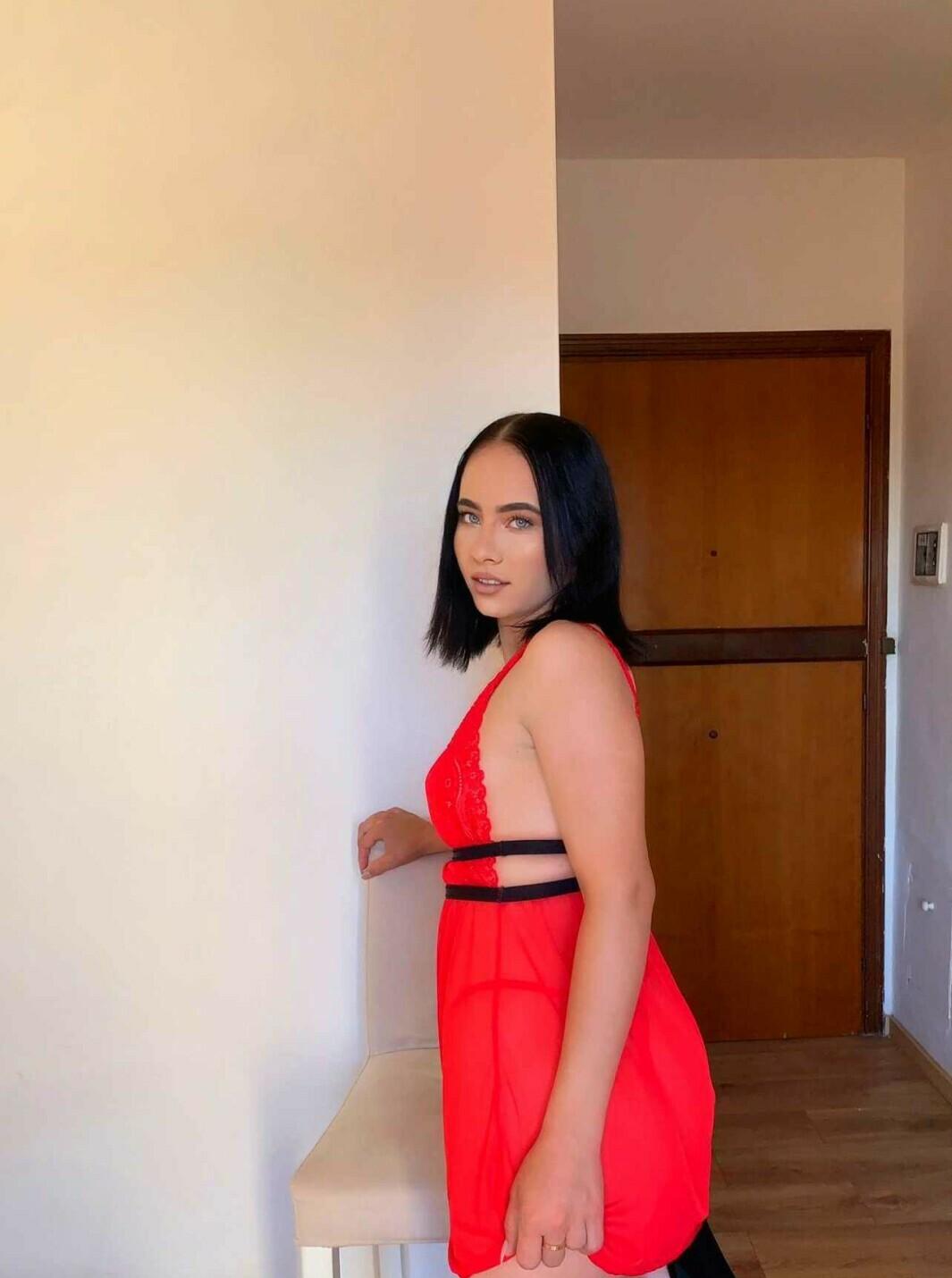 Verifizierte Escort-Nutten in Wals (Salzburg). - model photo Adelina Ade