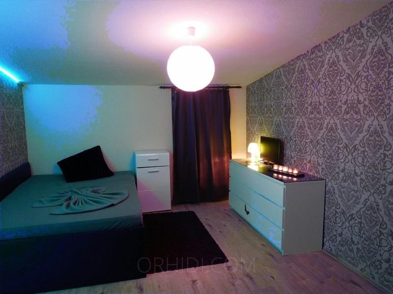 Best Zimmer in diskreter Hostessenwohnung (4 Zimmer) zu vermieten! in Hamburg - place photo 4