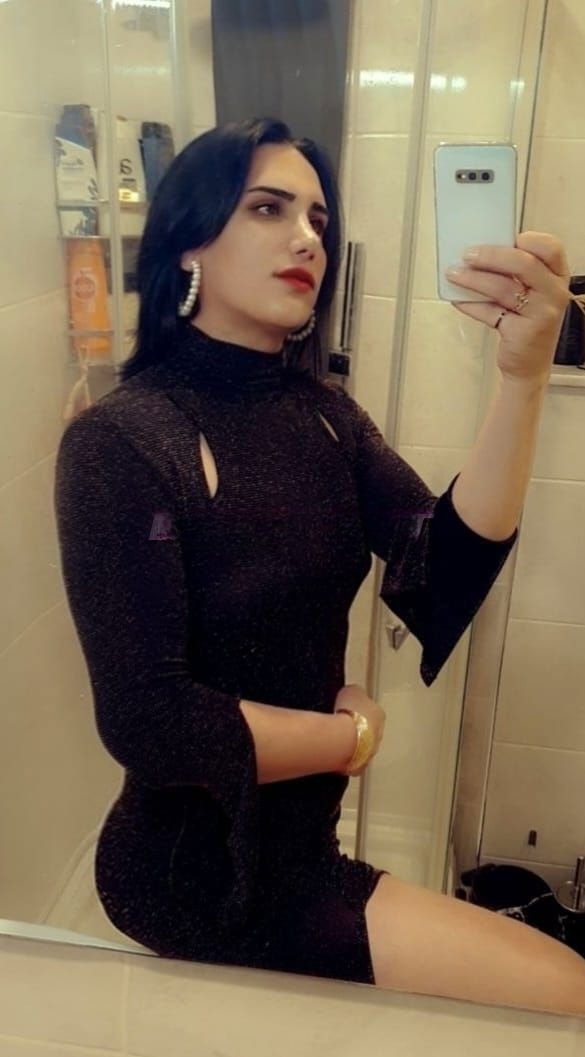 Junge Escort  (Huren, Nutten) in Salzburg, Salzburg. - model photo Narin