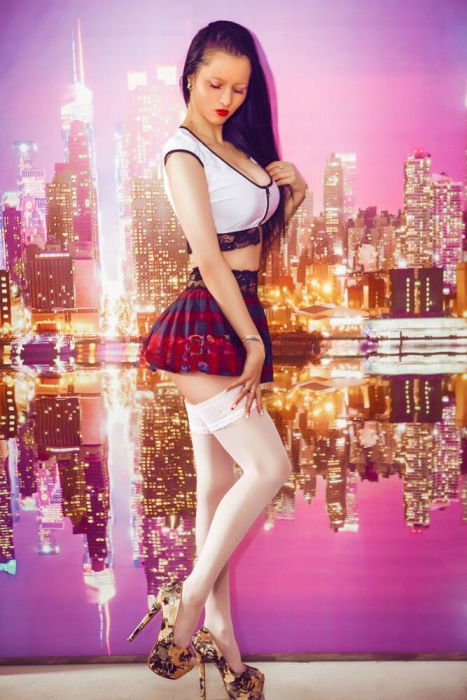 Deepthroat Escort  (Huren, Nutten) in Bubikon, Zürich. - model photo Sabrinaa