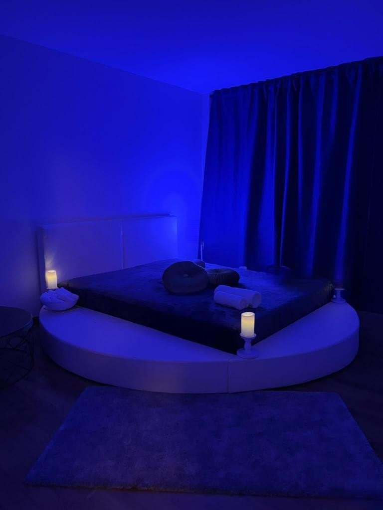 Meet Amazing Erotische Massage Met Een Heerlijke Hoogtepunt: Top Escort Girl - model photo Luxus Apartment Zimmervermietung In Luzern