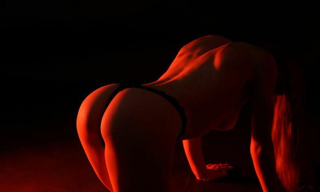 Petite Escort  (Huren, Nutten) in Innsbruck, Tirol. - model photo Serena