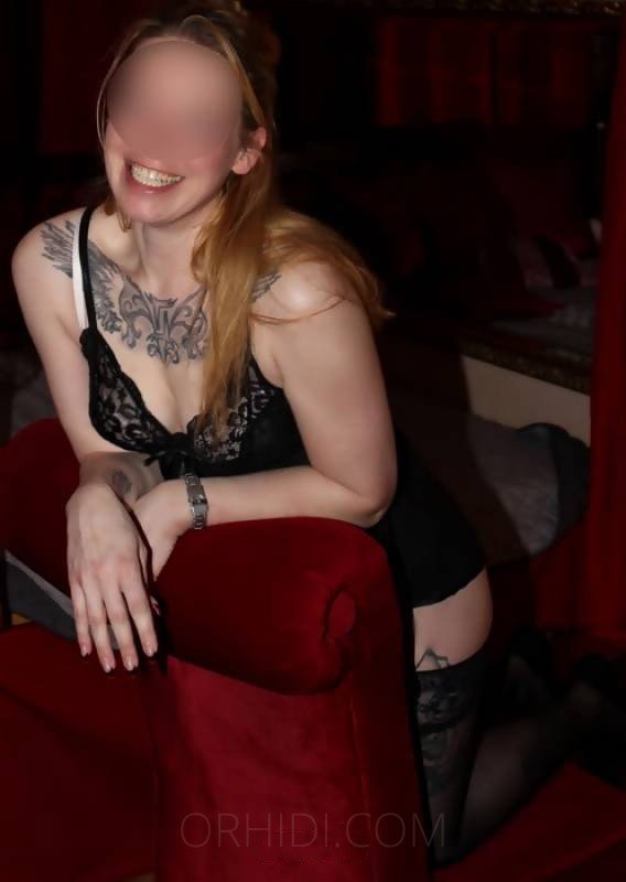 BDSM Escort in Berlin - model photo Pia