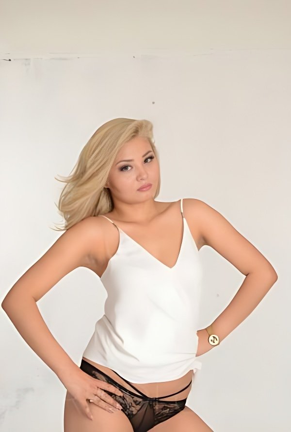 Meet Amazing Zhanna: Top Escort Girl - model preview photo 1 