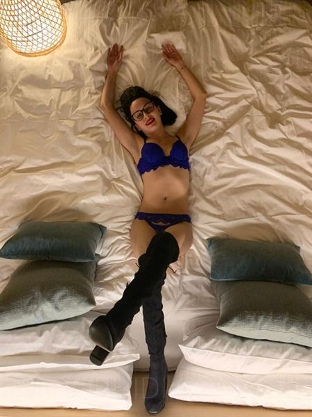 Weiblich Escort  (Huren, Nutten) in Laatzen, Niedersachsen. - model photo Ariana