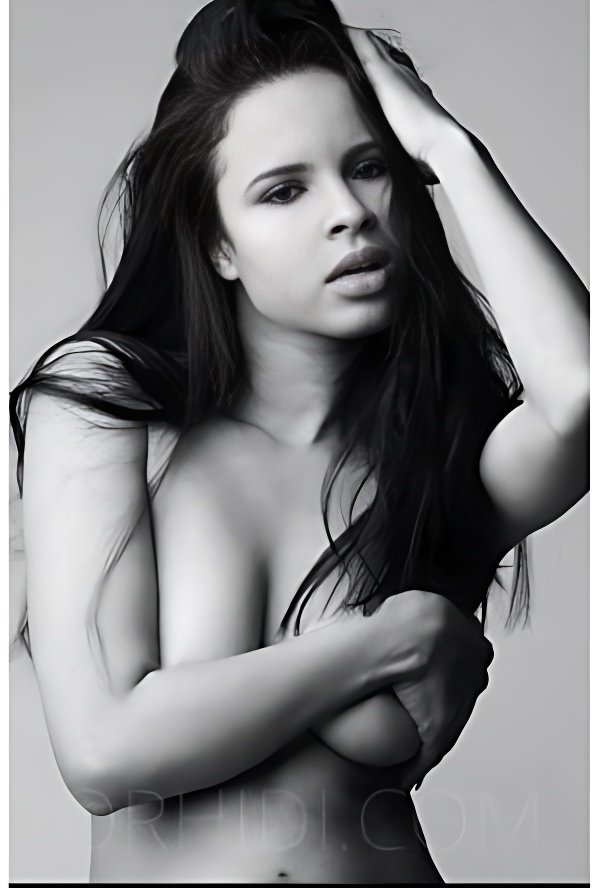 Los mejores modelos Tamil te están esperando - model photo Maya