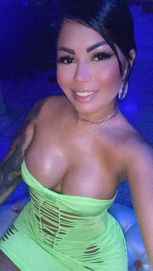 Treffen Sie Amazing Latina Loves Anal In Cam: Top Eskorte Frau - model preview photo 1 