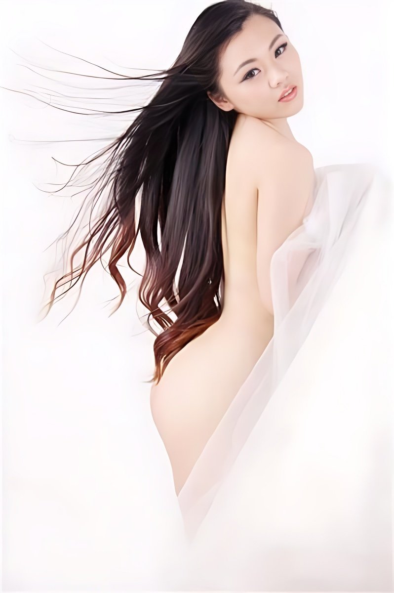Знакомство с удивительной YUKO - JAPAN SCHÖNHEIT: Лучшая эскорт девушка - model preview photo 2 