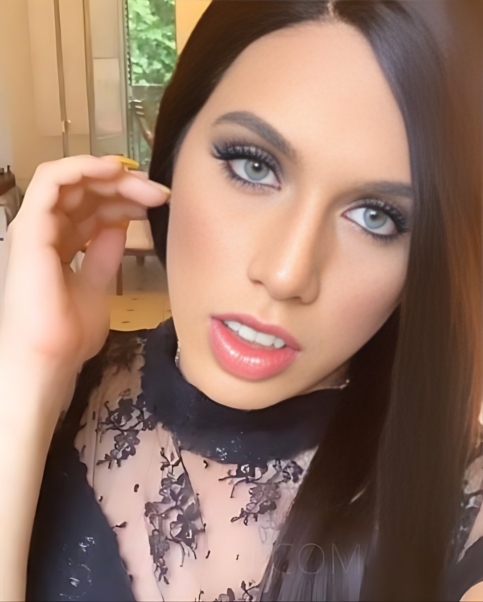 Знакомство с удивительной Trans Alexandra Chica Latina: Лучшая эскорт девушка - model preview photo 1 