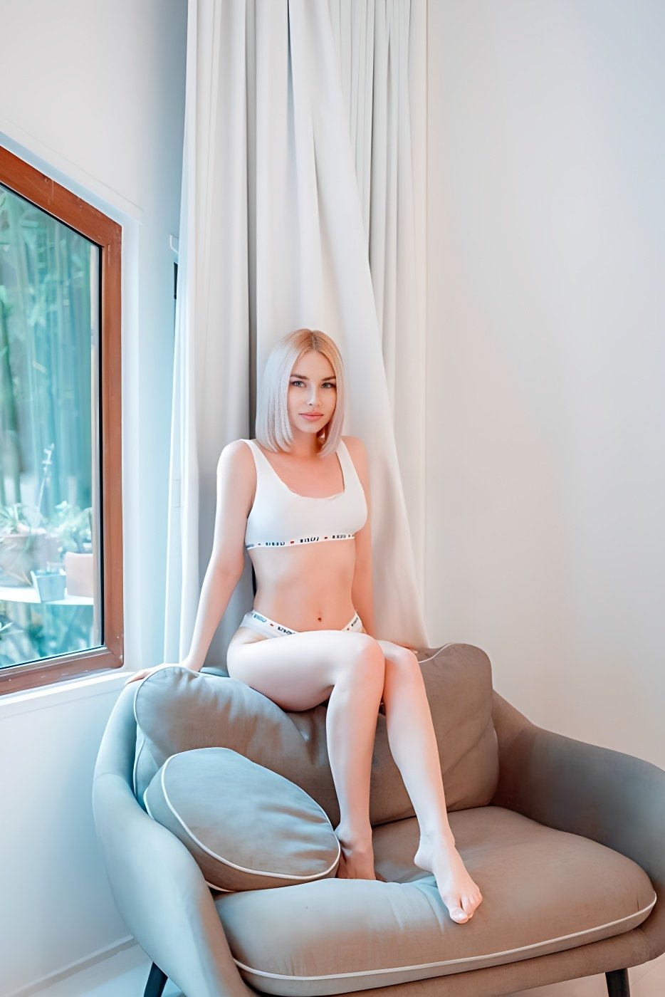 Treffen Sie Amazing Vika: Top Eskorte Frau - model photo Vera