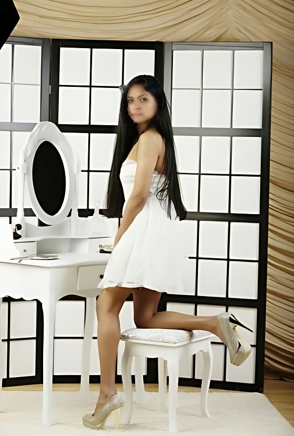 Meet Amazing Private Asian GFE Escort: Top Escort Girl - model preview photo 1 