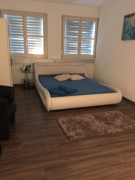 Verifizierte Escort-Nutten in Freienbach (Schwyz). - model photo Privatwohnung Zürich