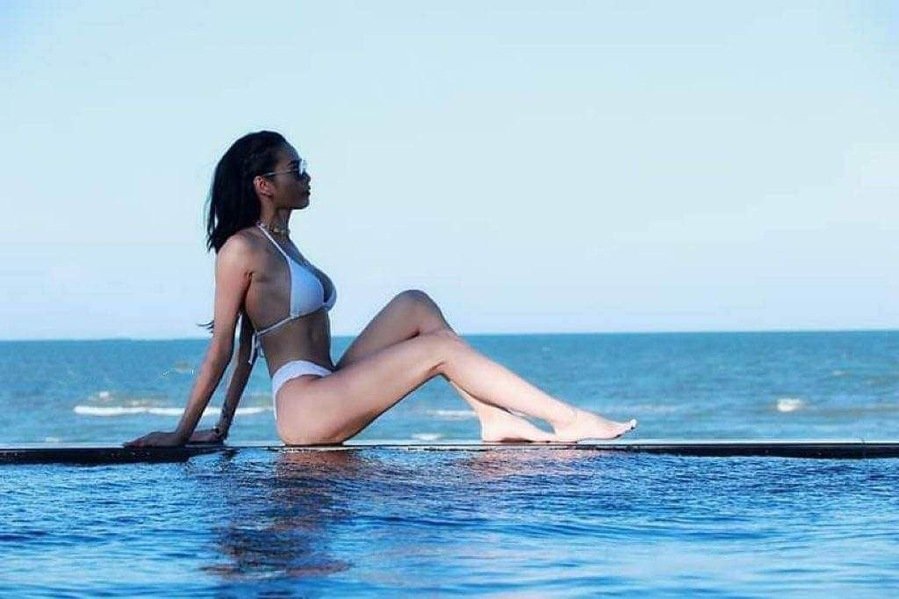 Meet Amazing Meena Top Massage: Top Escort Girl - model preview photo 2 