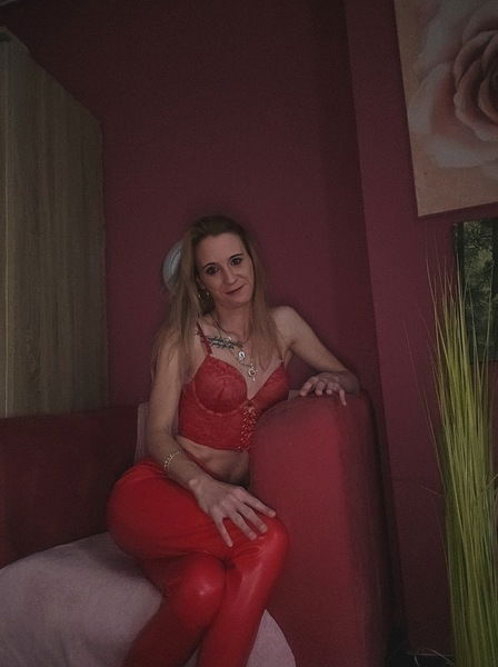 Verifizierte Escort-Nutten in Zetel (Niedersachsen). - model photo Linda