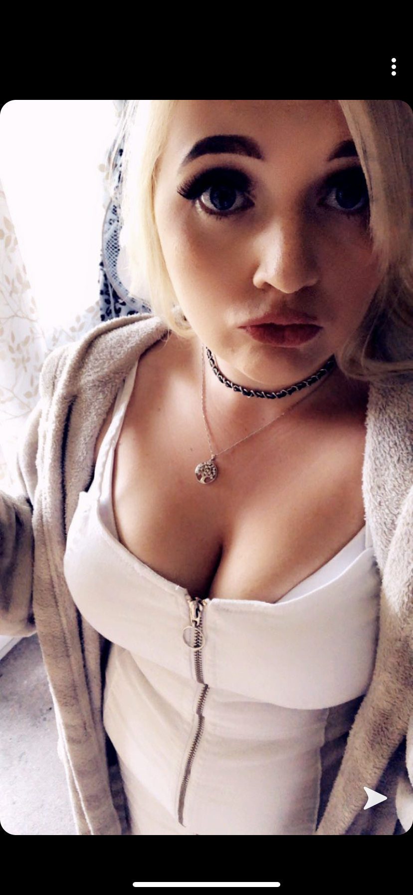 Celia - Escort Paris