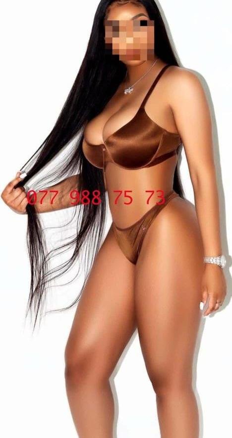 Fascinating Cum in mouth escort in Batam City - model photo Sexy Latin Bombshell